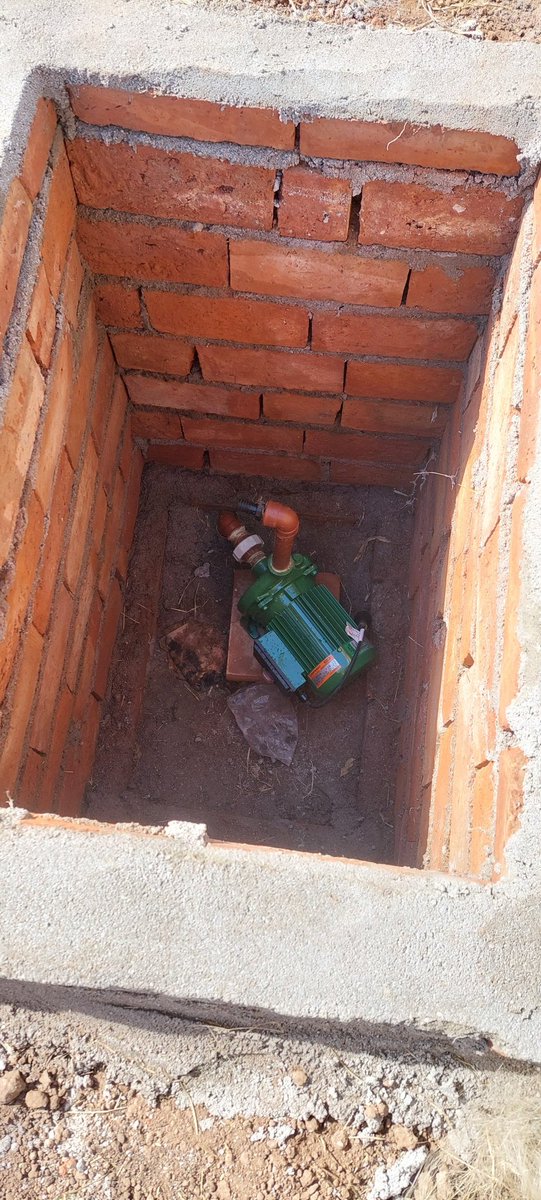 kikebessone's tweet image. Lo más importante, perforación para no renegar más con la presión del barrio, a 45m. Agua de sobra para la vuelta de #HuertaEnCasa