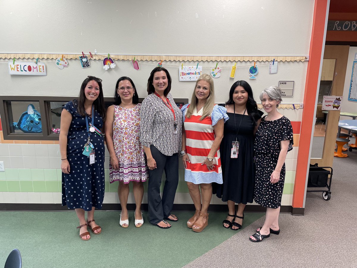 Meet the Teacher last night! Excited to meet our new kiddos! #leadreed <a href="/Reed_Elem/">Reed_Elem</a>