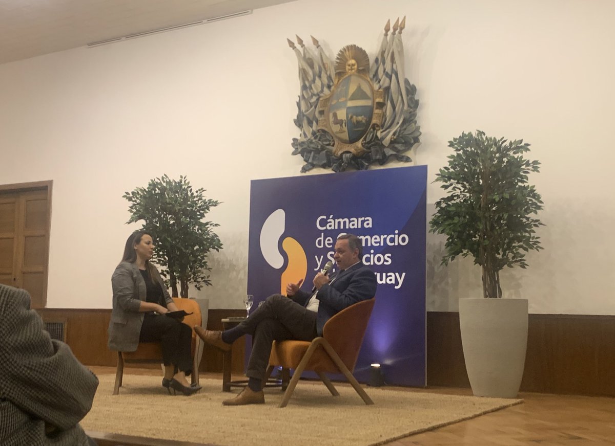 El candidato del Partido Nacional, <a href="/AlvaroDelgadoUy/">Alvaro Delgado</a>, abre hoy el ciclo “Desayunos electorales”, una muy buena iniciativa de la <a href="/CamaraUY/">Cámara de Comercio y Servicios UY 🇺🇾</a> para escuchar a los presidenciables, y en la cual venimos trabajando hace varias semanas desde <a href="/Signo_uy/">SIGNO</a>.