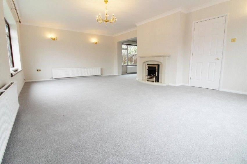 Nicholas Est Agents tweet media