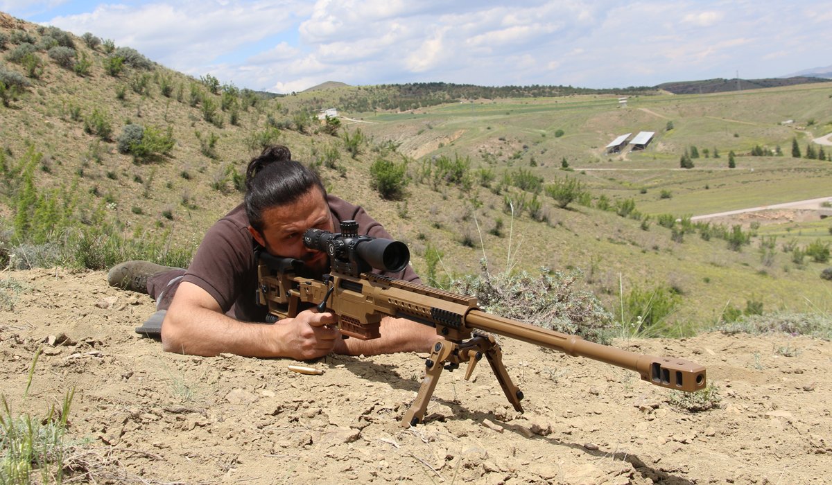TurkishCentury's tweet image. 🎯 The #sniper rifle of choice that won Türkiye the European #BestSniper Team Competition's #1 &amp;amp; #2 spots among 39 international military teams was the Turkish KN-12 multi-caliber rifle from @MKEgovtr! Learn more at mke.gov.tr/Urunler/KN-12-… #MKE #KN12 🇹🇷