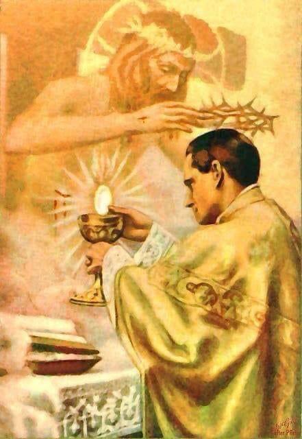 PadreTomasB's tweet photo. Cuando estuve en Italia, por un corto tiempo me tocó visitar el hospital y atender a los enfermos. Recuerdo un caso de un señor de 90 años que era comunista y que no creía en Dios. Las enfermeras me dijeron que no pierda mi tiempo con ese hombre, que no era católico y que no quería saber nada con los sacerdotes. Yo me dije a mi mismo: “no pierdo nada con visitarlo. Veremos como reacciona”. 

Cuando lo visité me presenté diciéndole: “soy el padre Tomas. Me dijeron que usted no quiere mi visita, pero yo igualmente estoy aquí para ofrecerle la confesión y la unción de los enfermos”. El señor me respondió: “padre, lo estaba esperando. Por supuesto que me quiero confesar”. Para mi fue una sorpresa, pero así actúa la gracia de Dios (y cuando uno menos lo imagina). Luego de escuchar su confesión y darle los sacramentos, me quedo conversando un poco más con este hombre, quien me dice: “yo no tuve una buena mamá y un buen papá. Sin embargo, de niño fui al catecismo y conocí a una monjita que siempre me hablaba de la necesidad de confesarme y arrepentirme de mis pecados. Después que recibí la comunión y la confirmación  jamás volví a pisar la iglesia. Como usted bien sabe, fui comunista toda mi vida y para nada creyente. Pero la semana pasada tuve un sueño. Soñé con esta monjita que era una mamá espiritual para mi. En mi sueño ella me decía sonriendo ‘todavía tienes tiempo de confesarte. No rechaces la misericordia que Dios te ofrece’. Así que padre, estaba esperando su visita…”.

Esta monjita estaba ya muerta (hablamos de un hombre que tenía 90 años y que de niño había tenido a esa “mamá espiritual”), por lo que no pudo ver los grandes frutos de su predicacción y su catequésis.

    Los religiosos, con sus votos de pobreza, castidad y obediencia son luces en medio de un mundo lleno de las tinieblas del pecado. Que esas luces que nos marcan el camino hacia la vida eterna nunca se apaguen. Señor danos santos sacerdotes y religiosos que busquen tu gloria y la salvación de las almas.

Bendiciones para todos.
