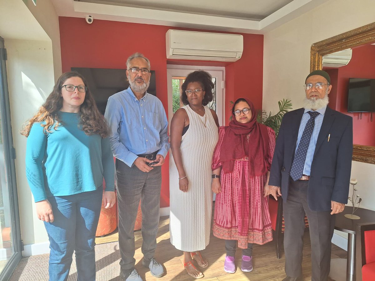 UPTURN_COPD's tweet photo. A very big congratulations 👏🏿🎉 to our #UPTURN team for completing the first Bangladeshi focus group. What a great milestone for our study. 👏🏿🎉 a big thank you to our PPI team for the lovely meal afterwards. @RabG83 @Lemmy20Lorraine @SumanPrinjha @TahsinHridi3012 @eleanorachis https://t.co/xv2XmNdYze