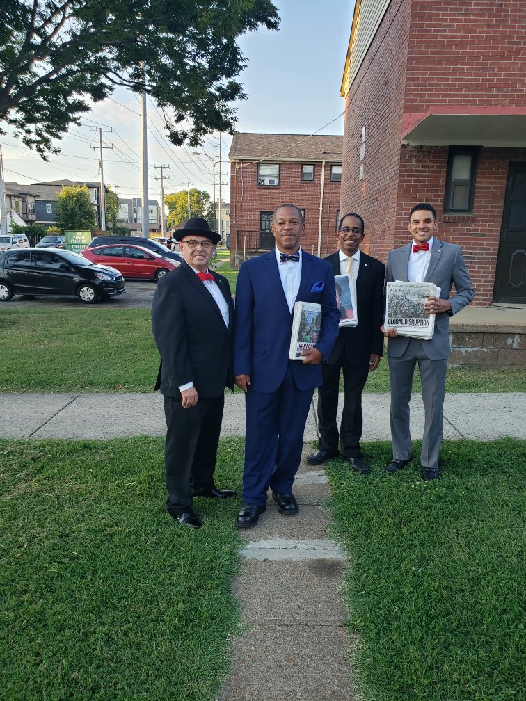 BruhThahLu's tweet photo. With a uplifting Spirit of Peace and Love. The Bruhthahs in Nashville Tn!, out in the community sharing 🎺 @TheFinalCall 

Please Text or DM me to have your news 📰 delivered directly to you. 
#Bruhthahlu
#FinalCallNewspaper
#MM60
#Nashville 
🛼☕️🤲🏾 https://t.co/ufuWjzQiVj