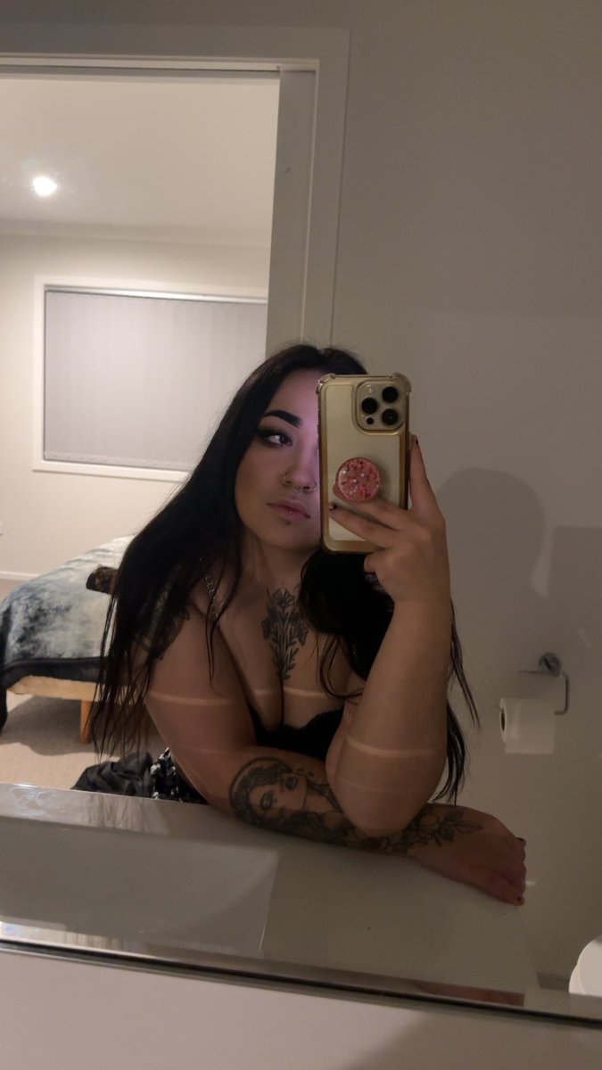 Ari tweet media