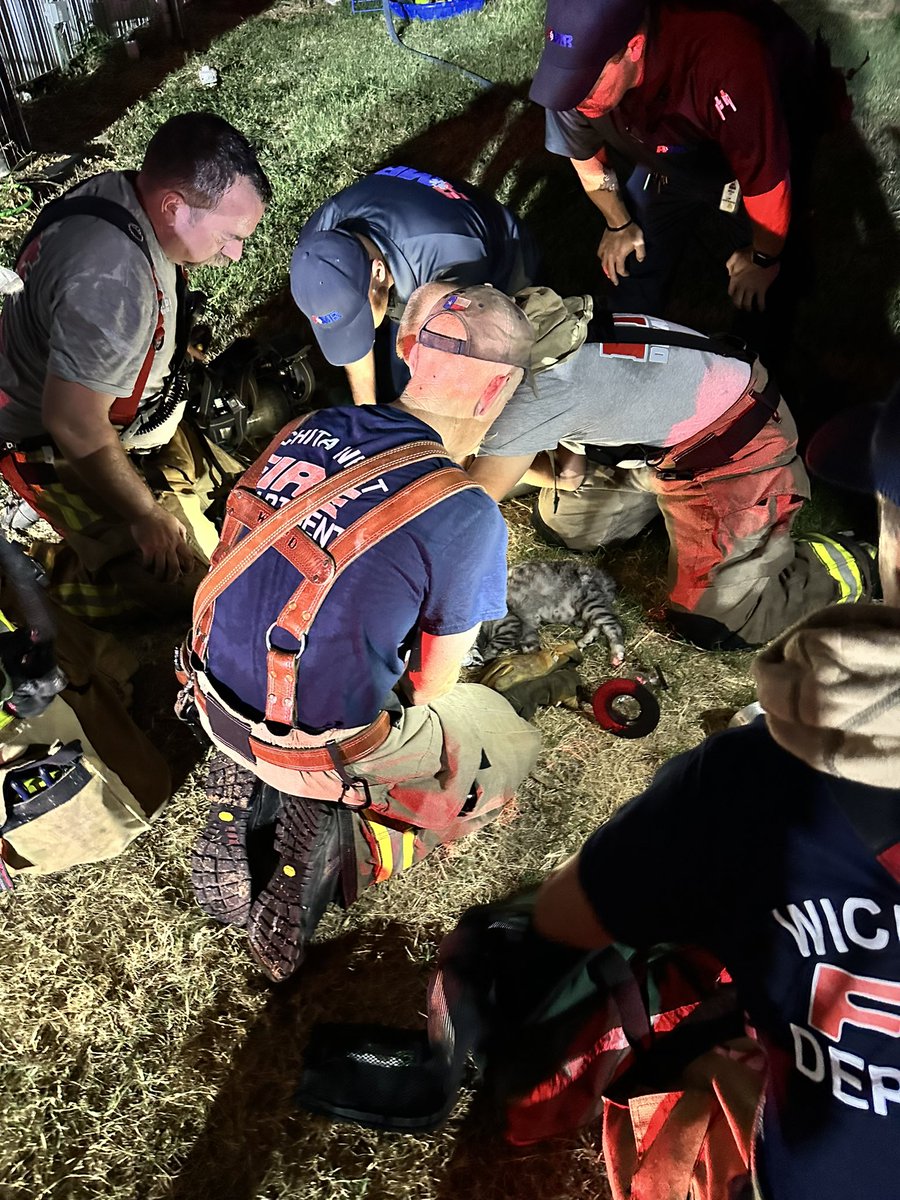 WichitaWestFire's tweet photo. Your Wichita West Firefighters assisted the Iowa Park Volunteer Fire Department on a structure fire, shortly after midnight this morning. 

On patient of the feline variety was treated for smoke inhalation. 

#bestinthewest #WWVFD #wichitawestfire https://t.co/0BP08lTolw