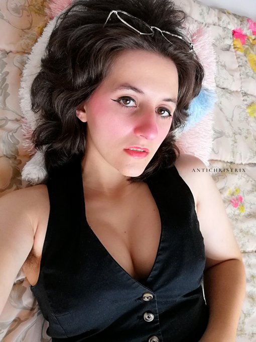 There's room enough for a third 💗 https://t.co/KUsu41SycF<a href="/tag/onmfc"class="tags"><span>#onmfc</span></a>