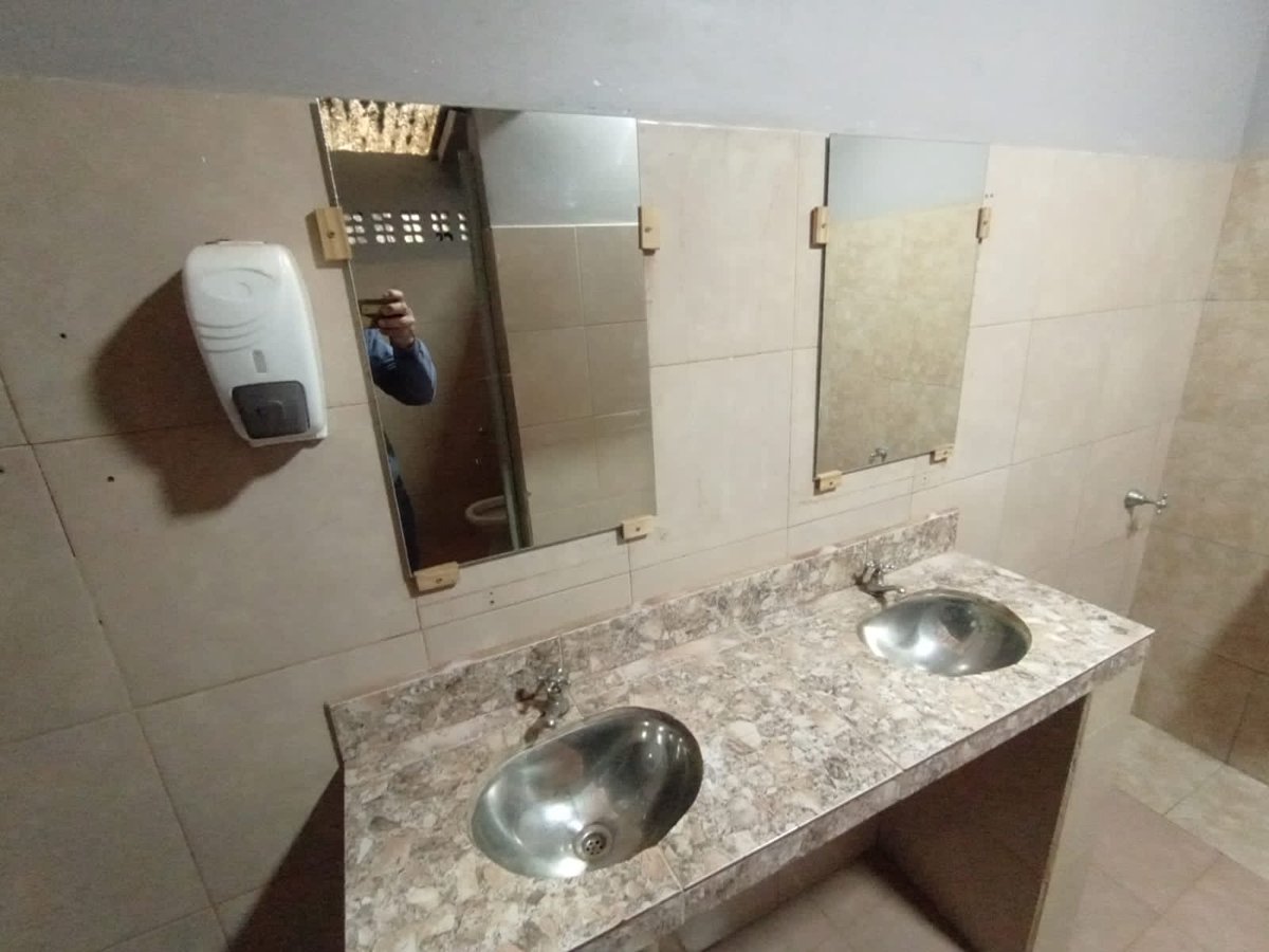 Se hicieron arreglos varios en el Ecolodge San Vicente 
cómo ser:
   - Arreglo de paredes exteriores y ventanas del SUM.
   - Colocación de termo-tanque (agua fría/caliente) en la vivienda del encargado, espejos en baños exteriores. Soportes de pérgola en zona de Isla Pileta.