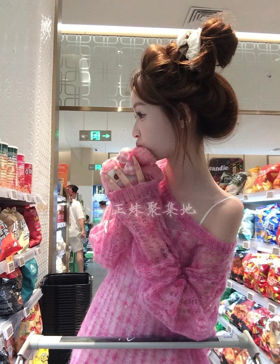 t80991's tweet photo. ❤️鈴鈴 158cm C奶 18歲 44kg 
#台北新北龜山  甜美可愛的小馬學妹

擁有稚嫩的肌膚和誘人的體香，讓人忍不住想要品嘗。當她以期待的眼神望向你，你會融化在她的純真中。她最令人著迷的地方，要數她那甜美呻吟和櫻桃小口
更多內容：https://t.co/qki8nXI962 https://t.co/kTX4WdqsTY