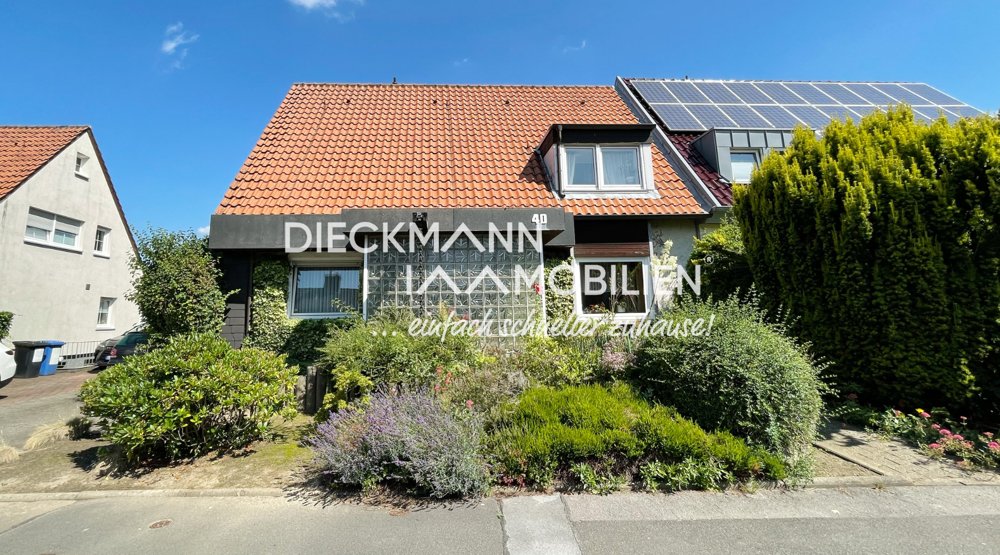 niels_dieckmann's tweet photo. Neuer Tag - neue #Immobilie 
Heute: Großzügiges #Zweifamilienhaus in #Dortmund #Aplerbeck
Objekt-Nr. 1638
Wohnfläche: 152 m²
Zimmer: 7
Grundstück: 702 m²
Kaufpreis: 385.000,- €
Käuferprovision: 3,00 % inkl. MwSt.
Info:
👇
https://t.co/U5aCIKlqCw

Gerne verkaufen wir auch Deine #Immobilien

#schwerte #unna #menden #iserlohn #hagen #holzwickede #Herdecke #sölderholz #lichtendorf #schüren #Asseln #neuasseln #wambel