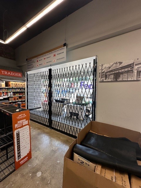 Xpandasecurity's tweet photo. Quick and cost effective security solutions protecting your storefront. We supply and install across the USA and Canada. Call 800-835-0214 or email  info@xpandasecuritygates.com #security #retail #businessowner #architect  #propertymanagement #lossprevention #assetprotection https://t.co/FyvM3DZSQF