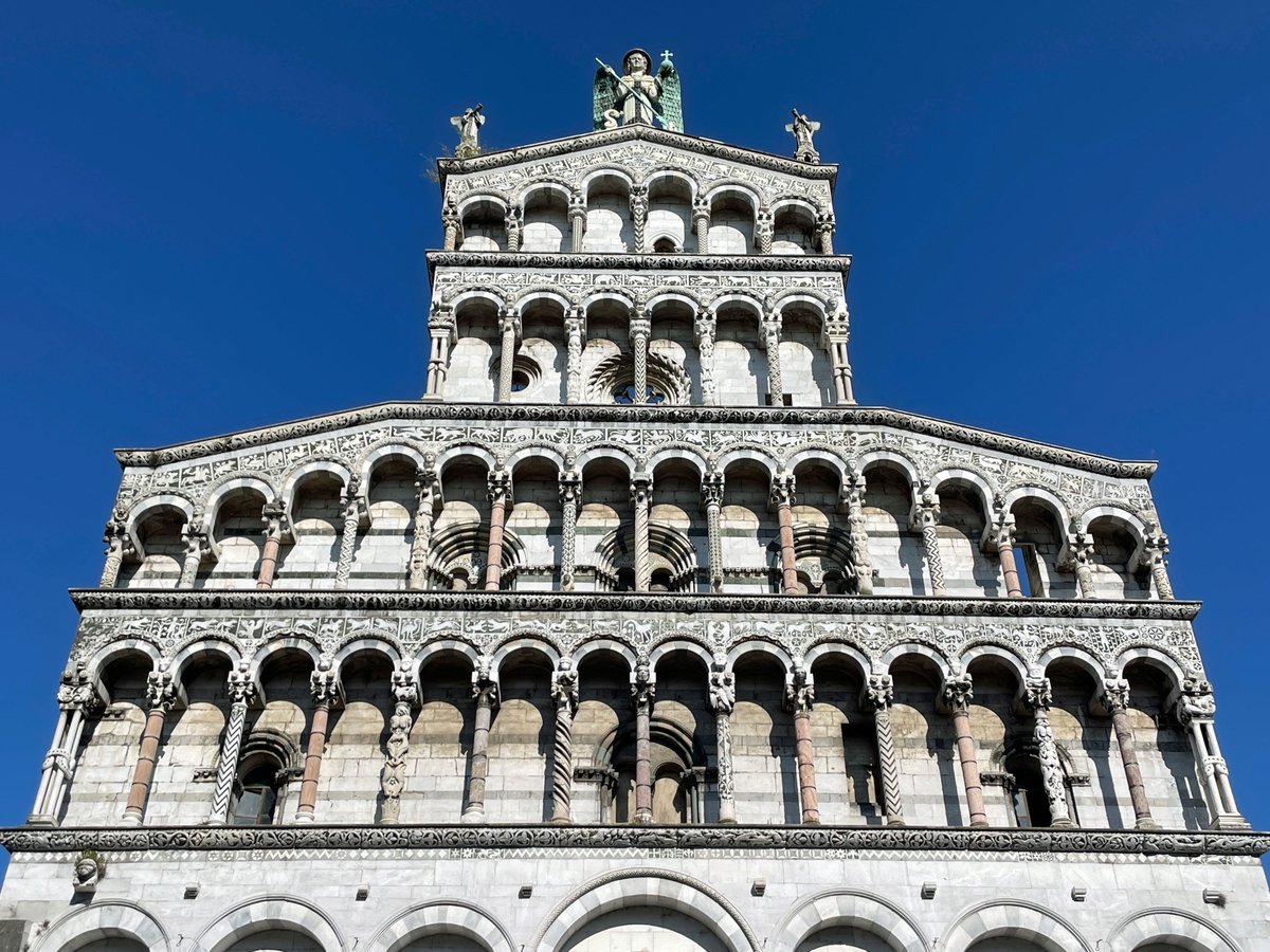 GardensInItaly's tweet photo. New blog post | Puccini on his lake, Lucca and its walls,  combat rock in Tavernelle and shooting stars (plus satellite action) everywhere. More musings from #Umbria and around.
https://t.co/3NZLstBE7o https://t.co/9r2cDDZt6R