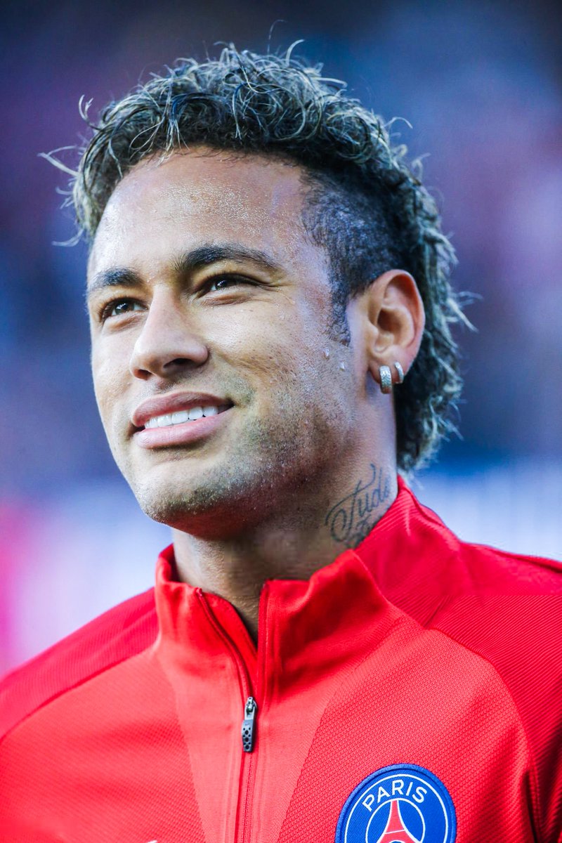 neymarxe's tweet photo. 7 years ago.. his first match for PSG. https://t.co/1Y2LA4DF0G