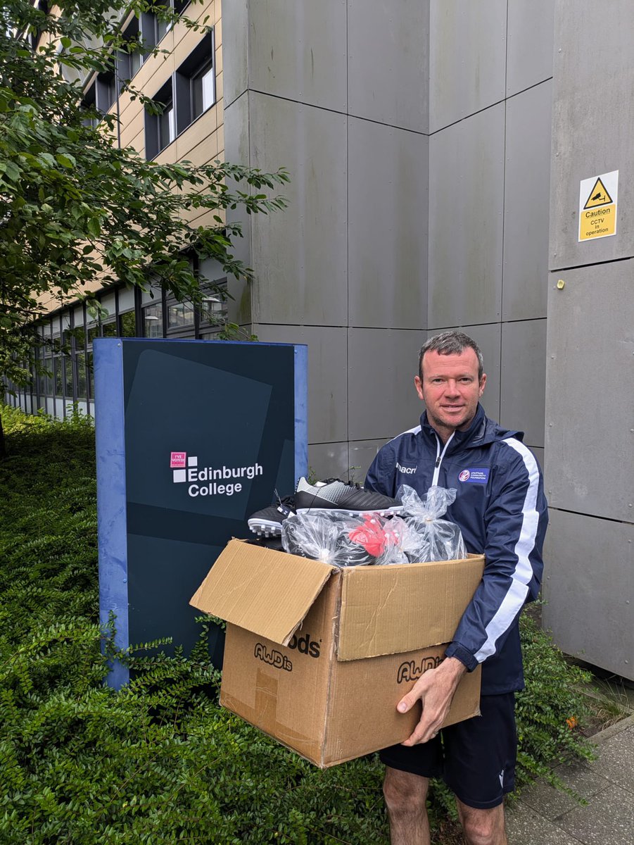 Spartans_CF's tweet photo. Thank you so much to @edincoll for donating boots for our boot bank. The boot bank is always very well used so there will be a lot of happy football feet!😊 https://t.co/bI68kUYbYN