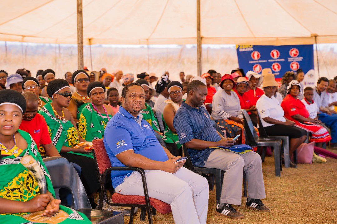 fund_end's tweet photo. The Matsanjeni North Inkhundla this weekend received the Simon Kunene Award of USD10k. The award was presented by the SADC Elimination 8 to the Hon Ministers of Health as well as Labour &amp; Social Security who is also the MP of the Inkhundla #zeromalariastartswithme #endingmalaria https://t.co/iItafFrgTv