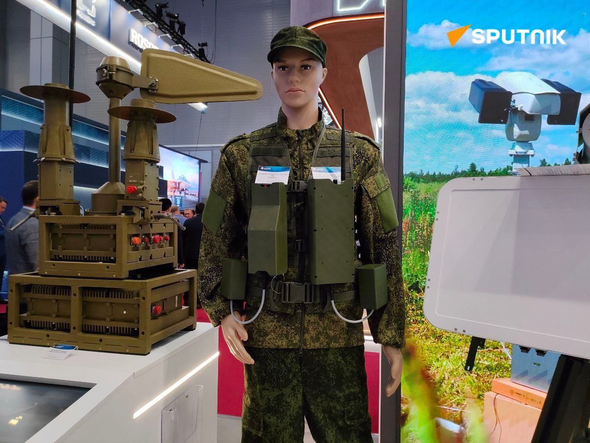 ferozwala's tweet image. Russia&apos;s #Rostec has developed a man-portable electronic warfare system to combat #miniDrones  

Surikat-O/P, the first mobile mini electronic warfare system for protecting personnel from drones, was presented by Roselektronika holding of Rostec state…
