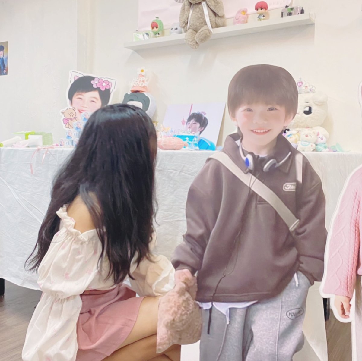 pinknajm's tweet photo. คาเฟ่แม่นุเน้กที่จริงใจ ทุกพื้นที่มีแต่ความน่ารักของแจมิน🩷🩵  #JMbubbly_birthday https://t.co/S2SRWFhFq7