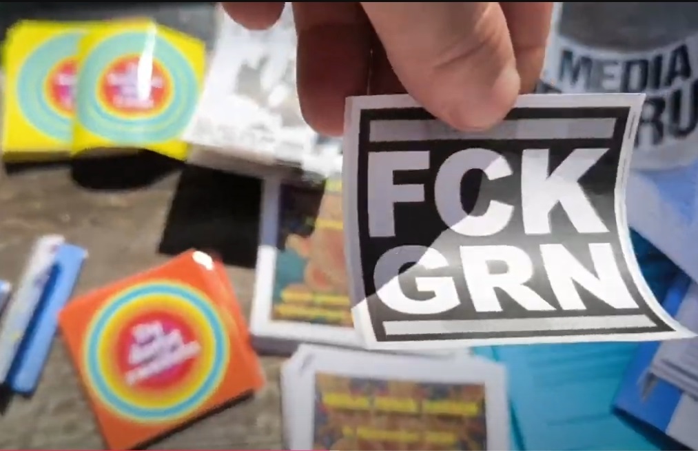 Nautilu40286557's tweet photo. #fckQuerdenken #FCKdieBasis #fckafd 
🧵 (1/3)  Das "Querdenkencamp" war ein Fiasko. 
Heute wurde abgebaut, 10 Gestalten werden noch 2 Tage lang vor Ort verharren und müssen dann an den Stadtrand umziehen. 😂20 Teilnehmer hat das Camp umfasst.  - Ein kurzer Rückblick: https://t.co/TLf8NsOV0u