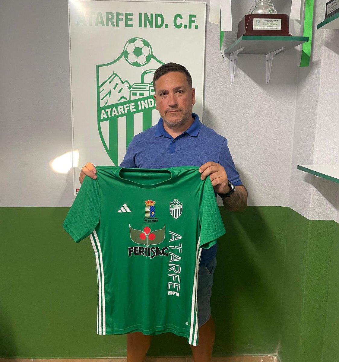 SENIOR | ¡Migue Crespo, bienvenido! 🤝🏻✅

Migue se incorpora a nuestro club como 2º entrenador de nuestro primer equipo.