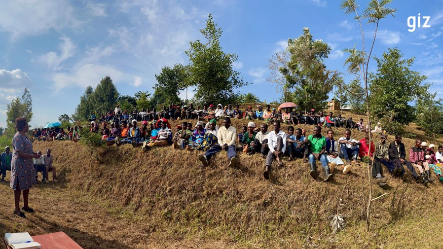 giz_rwanda's tweet photo. In 3 years, we’ve partnered with Rwandan Ministries& 30+ #CSOs, trained 100k+ officials, connected youth, refugees & #HumanRights activists in 7 countries, provided justice for 27k+, improved #SGBV services for 15k+, and supported Rwanda’s #GreenTaxonomy & new #SocialRegistry.5/6 https://t.co/90taNgPC68