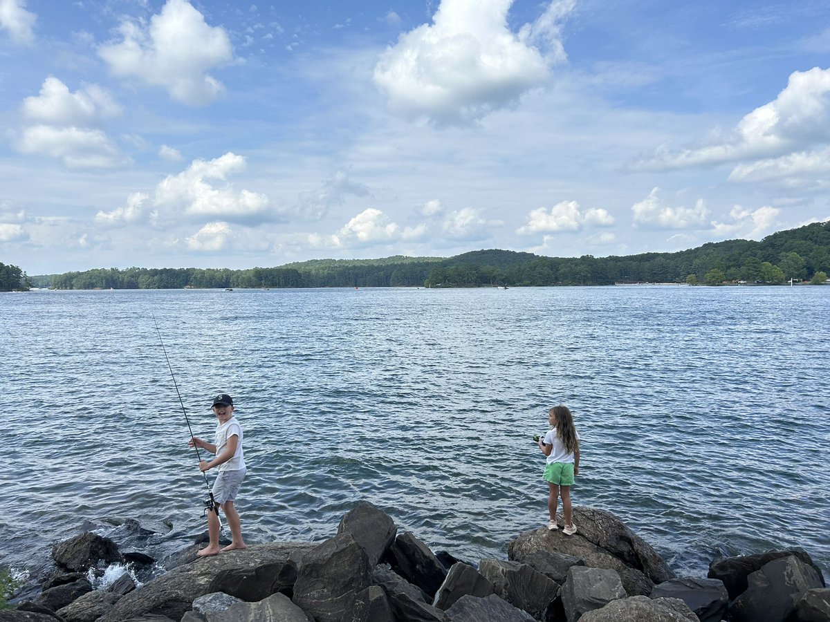 ryanlamonica's tweet photo. Gonna be a beautiful day, @lukebryan - it’s plain to see!

This little #Georgia boy was pumped to use some @Bill_Dance1 worms while fishin’ #Allatoona Lake. He’s also your biggest fan &amp; will be cheering you on from the cheap seats at @TruistPark this SAT! See ya soon! https://t.co/DyjRvbYBok