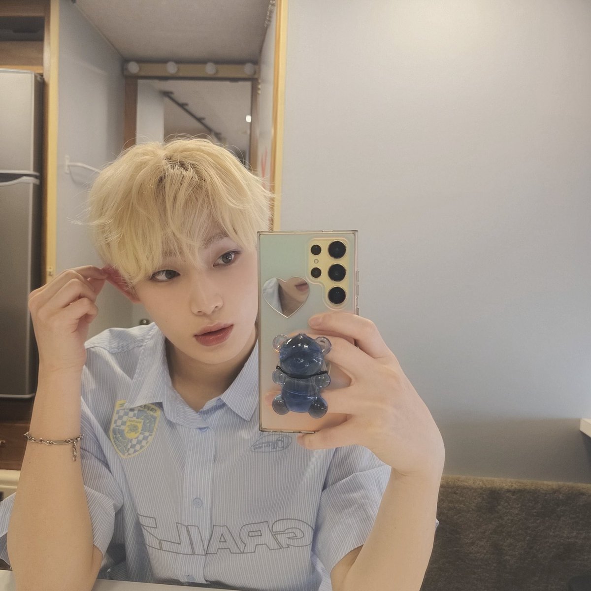 ENHYPEN_INA's tweet photo. [ WEVERSE ] 
Sunoo : Selca baru 

#ENHYPEN @ENHYPEN_members https://t.co/2bgXzIBlE2