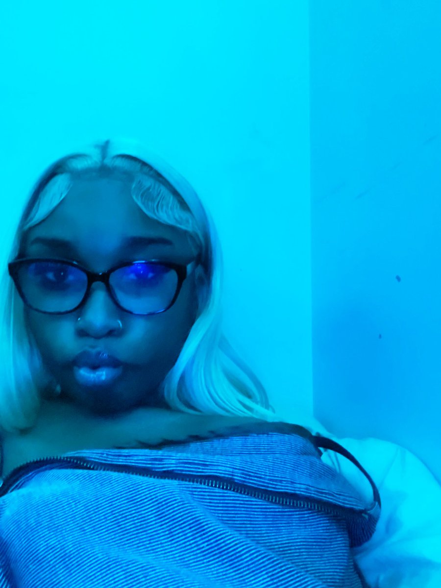 jdabratprnt's tweet photo. good girl persona 🩵 https://t.co/KT30mvCgbX