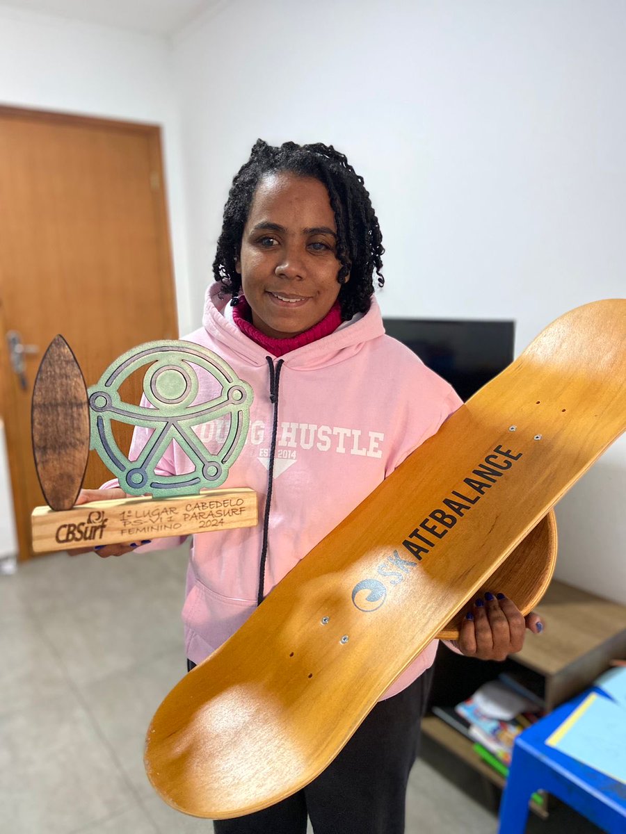 ingridmedinak's tweet photo. Eu gostaria de dizer que:
Eu sou a primeira mulher com deficiência Visual brasileira a compor a seleção brasileira de PARASURF, vou representar o Brasil na Califórnia em novembro no Mundial.
#Surf #SurfAdaptado #PARASURF https://t.co/5JFM4rvKlg