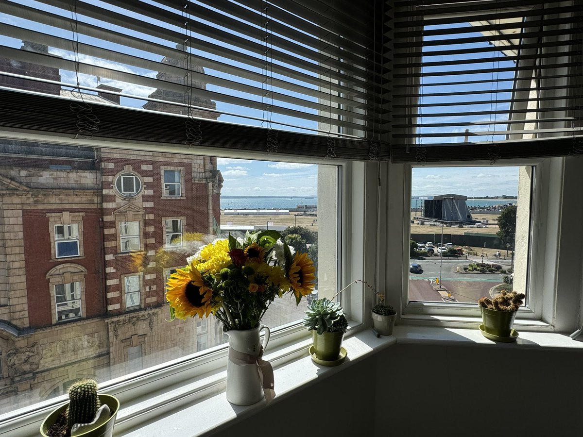 I think the sun flowers add some added value to an already great view 💙🌻💙

Today is an admin day so I’m going to get all work done on the beach 💙💡💙

#personaldevelopment
  #inspirationalspeaker #change4good  #leadershipdevelopment