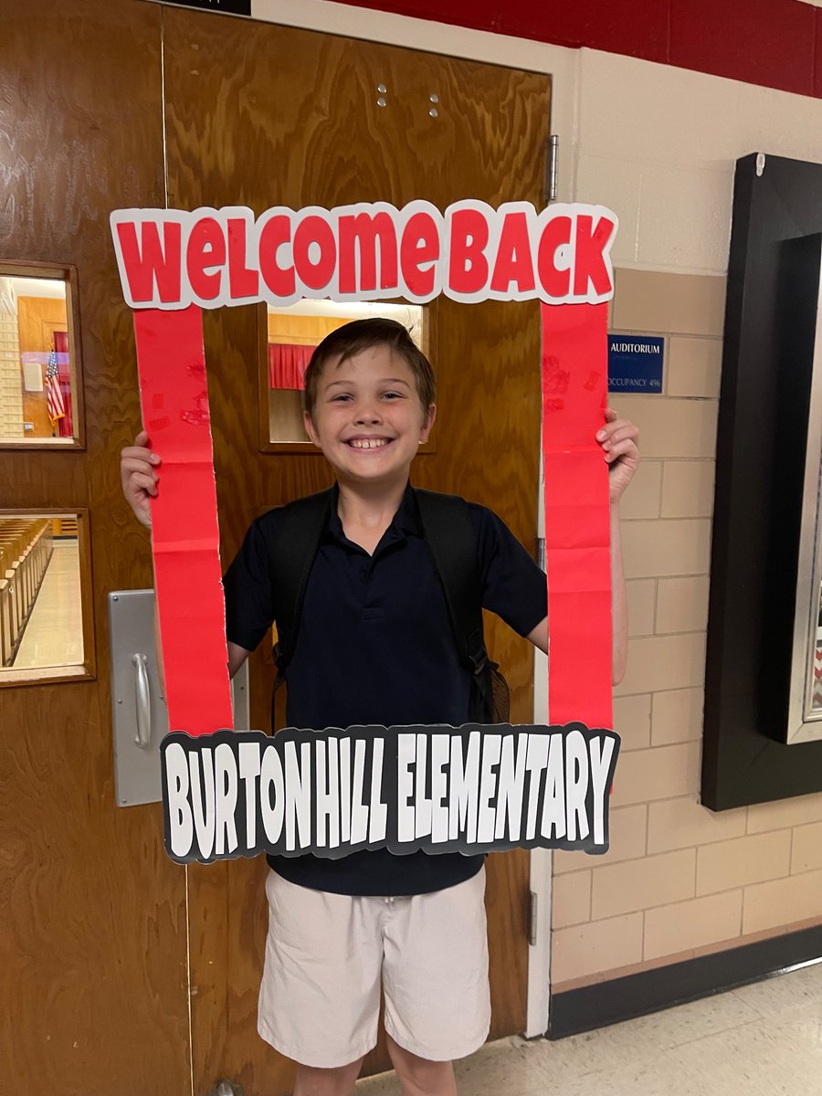 BurtonHillFWISD's tweet photo. @BurtonHillFWISD is already rockin’ the 24-25 school year! #FWISDFirstDay #WeAreFamily @CortezLupe1 @jmattbradford https://t.co/2alNSvrPeA