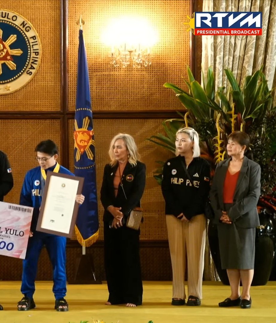 pinaslangk's tweet image. I will never hate Chloe. What people don’t realize is that when Caloy needed someone to understand him, Chloe was there for him. 

Those who hate their relationship are just bunch of narrow-minded person who don’t even know what really happened. #TeamPhilippines