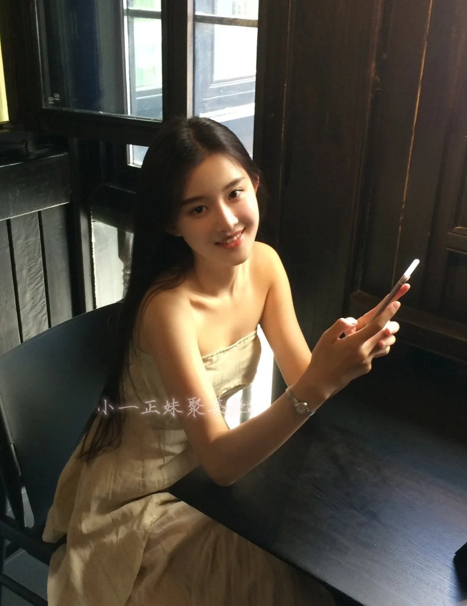 t80991's tweet photo. ❤️‍🔥彤彤 155cm 44kg C杯 18歲

#光復高中
⚡️嬌小甜美款
⚡️活潑俏皮
⚡️幼齒
特色：沒有距離感的一位妹妹 身材令你血脈噴張化身為狼 嬌羞的床上語言  讓你回到初戀的感覺
更多內容：https://t.co/nBqIeDuWLU https://t.co/njRa4Ms3Et