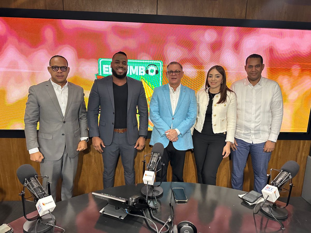 Gracias a David Llibre presidente de @asonahoresrd y a Gabriel Castro miembro del comité central del PLD.