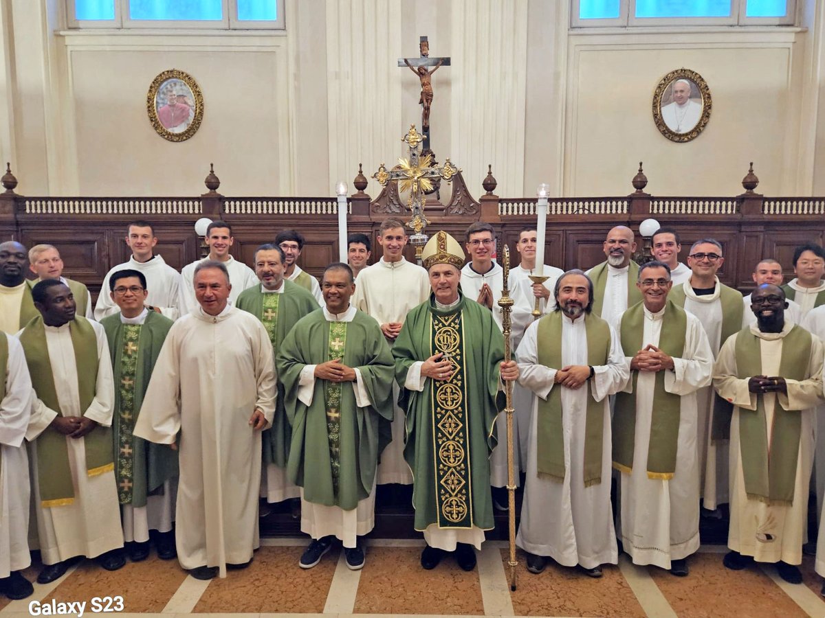 infoANS_EN's tweet photo. Italy – The last Mass as #RectorMajor in the Basilica of #MaryHelpOfChristians for Card. Fernández Artime

https://t.co/BPqgdZO73P https://t.co/EfiRHeZGAr