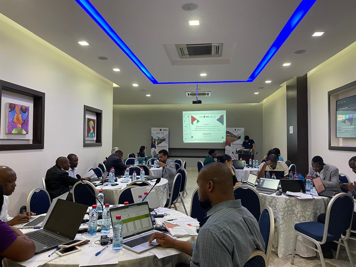CIMAFoundation's tweet photo. We are in #Mozambique for a workshop under #Ready2Act project, funded by @aics_it. Experts are sharing advanced tools to enhance skills in gathering, analyzing and utilizing #RiskInformation for bolster #disaster management. International cooperation and innovation are key! #INGD https://t.co/vYPaj4jbw4