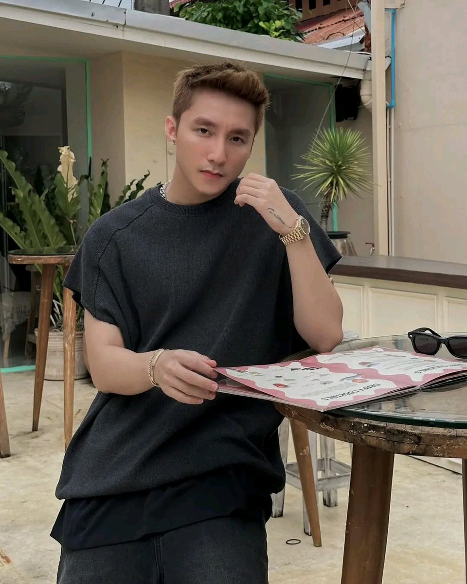 mtpmusic_'s tweet photo. I seem obsessed with …………… your smile 😘

#SonTungMTP 
@sontungmtp777 https://t.co/O3uiret8ur
