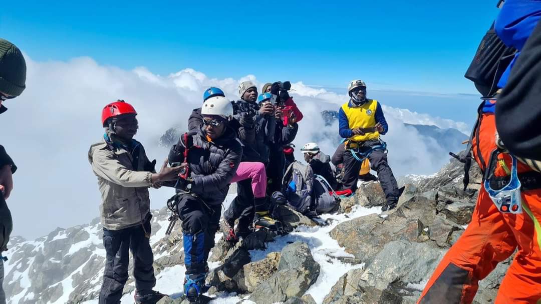 ababa_uganda's tweet photo. Imagine standing atop the 'Mountains of the Moon', surrounded by breathtaking vistas, glaciers, and diverse wildlife. Experience the thrill of trekking through lush rainforests, alpine meadows, and snow-capped peaks. Discover the rich cultural heritage of the Bakonjo people https://t.co/eBn1mIRzPJ