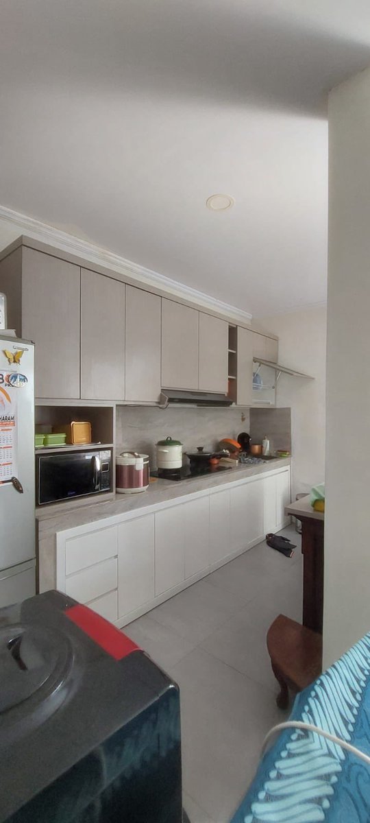 ssaasaa's tweet photo. Halo. Izin mau jual rumah daerah BOGOR Selatan. Di Perumahan Griya Permata Pamoyanan. Free kitchen set, meja kursi makan, kulkas dan dispenser. Info lebih lanjut bisa tanya tanya dulu https://t.co/Hhs1GiNFuU
