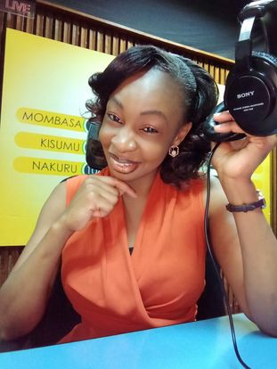 Mtotomzuri001's tweet photo. #Tafrija 
LOADING.........................

Karibu ndani,kamata Positon,

@RadioTaifaFM 
@Mtotomzuri001 

'Hii Ni Kubwa,Na si Chocha' https://t.co/5cVIkGq5UH