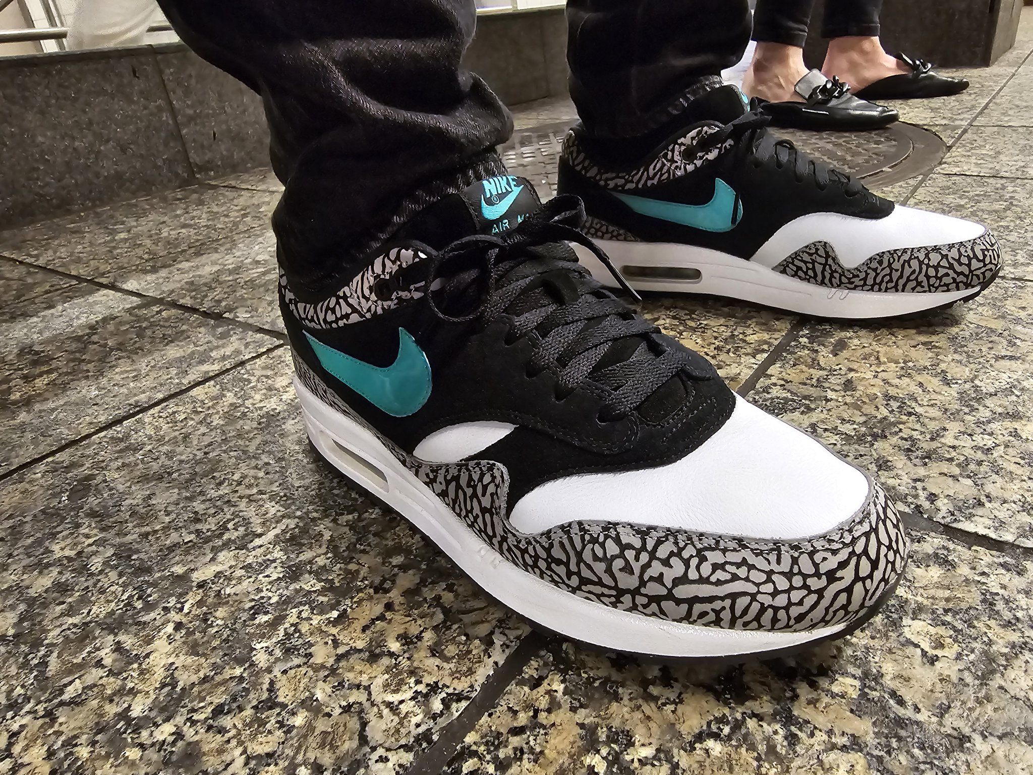 whydavid on X Office day. I m tired. I want some ice age level weather to hit NYC. Air Max 1 Atmos Elephant. kotd wdywt yoursneakersaredope https t 6HoKMhgOvh X