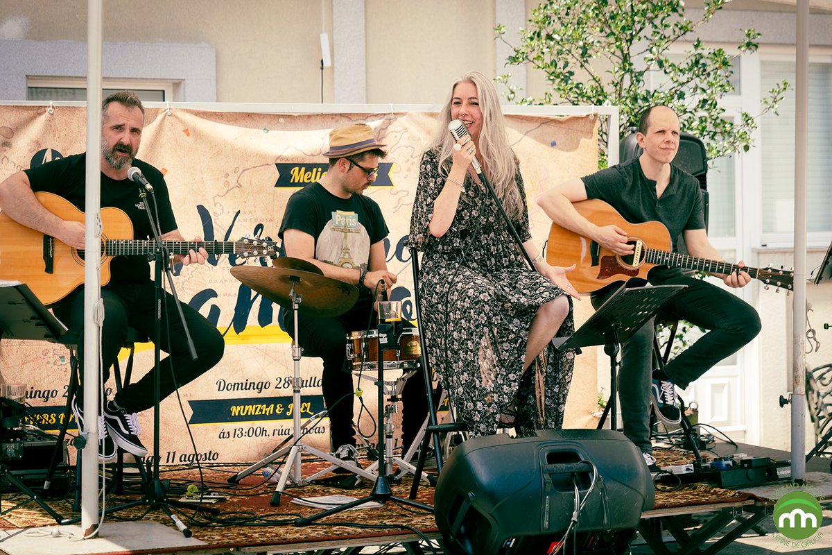 VERÁN CULTURAL
Lembramos as actuacións de #luciaaldao, #asacocircoshow e #versionettes que xunto ao MERCADO MEDIEVAL encheron Melide de música e ledicia nesta pasada fin de semana.
#melide #veranculturalmelide24 #vermunocamiño