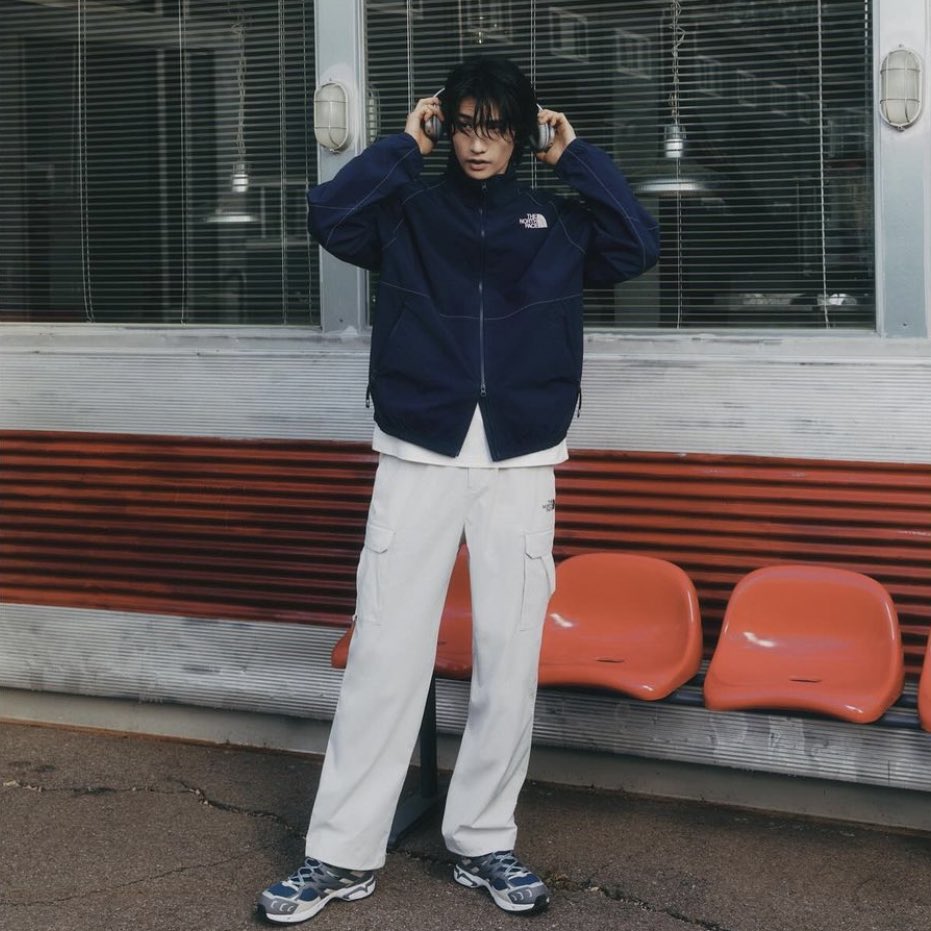 Feeling a bit sporty these days, is it because I just renewed my gym membership? Anyway, I am looking for a new, fresh gym buddy as well, the old ones sucks (no, I love them). HMU.