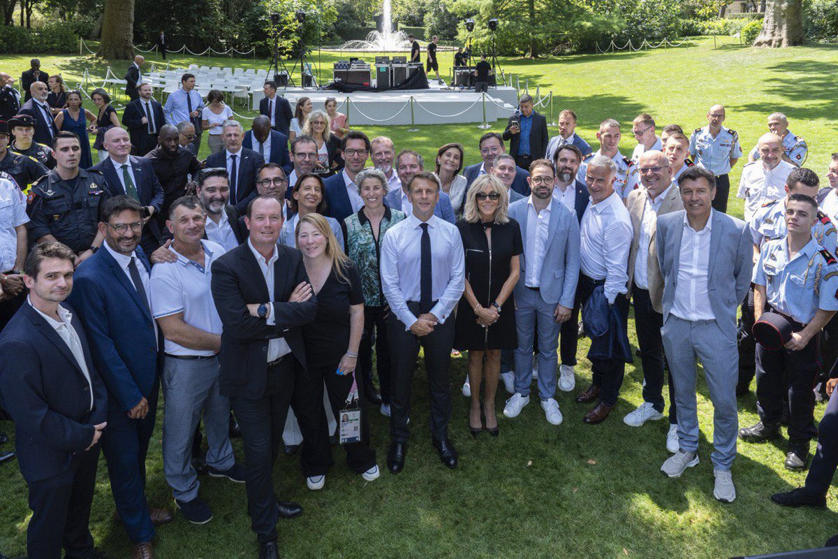 La France qui gagne - #Paris2024
 
Le Président de la République nous avait assigné une mission : le Top 5 des nations au tableau des médailles. Mission accomplie !!! 🔥🔥🔥🇫🇷🇫🇷🇫🇷👍👍👍
 
En traçant cet horizon un peu fou, <a href="/EmmanuelMacron/">Emmanuel Macron</a>  nous a montré le chemin : dépasser nos