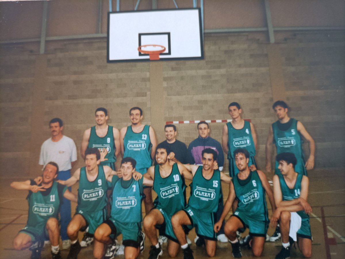 t_baloncesto's tweet photo. Algunos recuerdos @BSAcantera 💚❤️🖤 https://t.co/WfjXVBvcBB