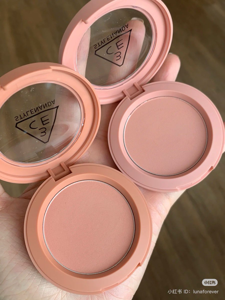 dichanaengstore's tweet photo. 3ce face blush ✿ ( preorder ) #พรีกับดิฉันเอง ตลับละ 299.- บาท

บลัชออนตัวฮิตตัวดัง ปัดแก้มละมุนสวย ฟีลซอฟต์แมช คัดมาแต่สีฮิตสีขายดีเลยคับ พสรีวิวว่าดี ถูกแถมติดทนด้วยคับ 

รับ 3 สีนะคะ ( mono pink ~ ขายดีมาก / rose beige / nude peach )

เมนชั่นจอง/ล็อคแอคเดมคับ จ่ายเงินตอนของถึงไทย สั่งแล้วงดยกเลิกทุกกรณี 🍅
