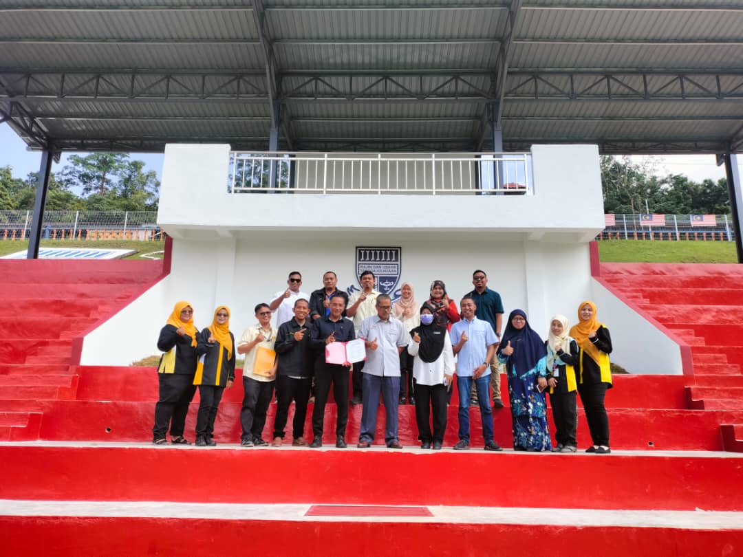 KERJA-KERJA PENYELENGGARAN DAN MENAIKTARAF FASILITI SERTA KERJA-KERJA BERKAITAN DI SEKOLAH KEBANGSAAN CLIFFORD KUALA LIPIS PAHANG YANG TERJEJAS AKIBAT BENCANA BANJIR MONSUN TIMUR LAUT 2021/2022 pada 13 Ogos 2024. 

<a href="/IPJKR_Official/">JKR Malaysia Rasmi</a>
<a href="/JKRPAHANG/">JKR PAHANG</a>
<a href="/followers/">はうはう</a>