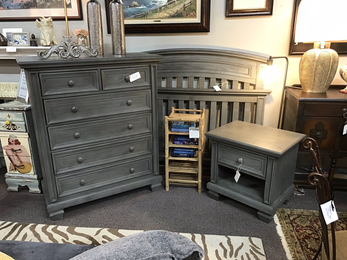 tana_large's tweet photo. Take 20% off BEDROOM FURNITURE prices this week! Layaway, Delivery &amp; Financing available

Thomasville Red/Gold Chest, $399
Gray Oxford Furniture:
Chest: $349
Nightstand, $199
26” x 20” x 25”
Full Size Bed: $299

Nightstand with/ Drawer &amp; 2 Doors, many in stock: $99
#tulsa https://t.co/urLf6Wwjvm