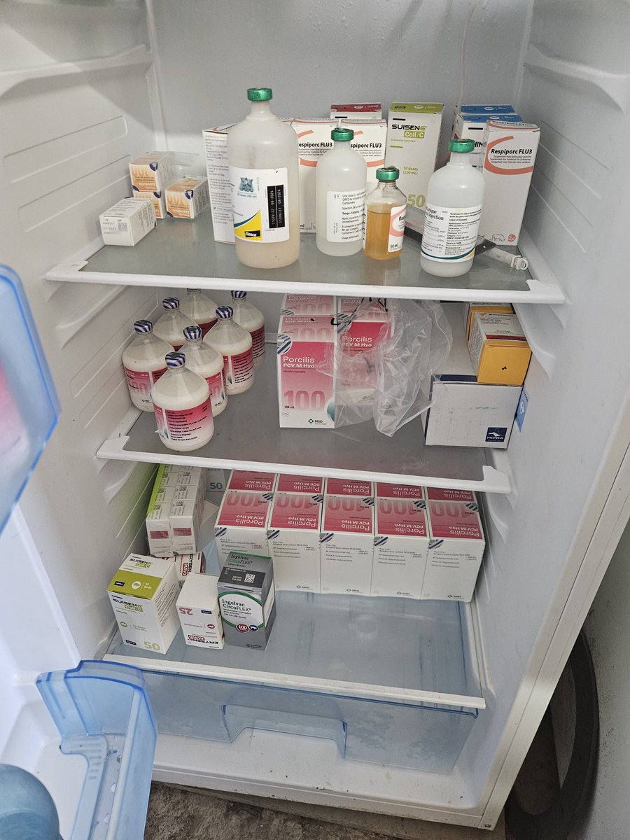 Ça fait au moins 1 ans que je dis qu'il faut qu'on mette une sonde connecté avec alarme dans le frigo des vaccins. 
Et bien voilà ce matin frigo en panne, 17° 
8000€ de vaccins à la poubelle 😭😡