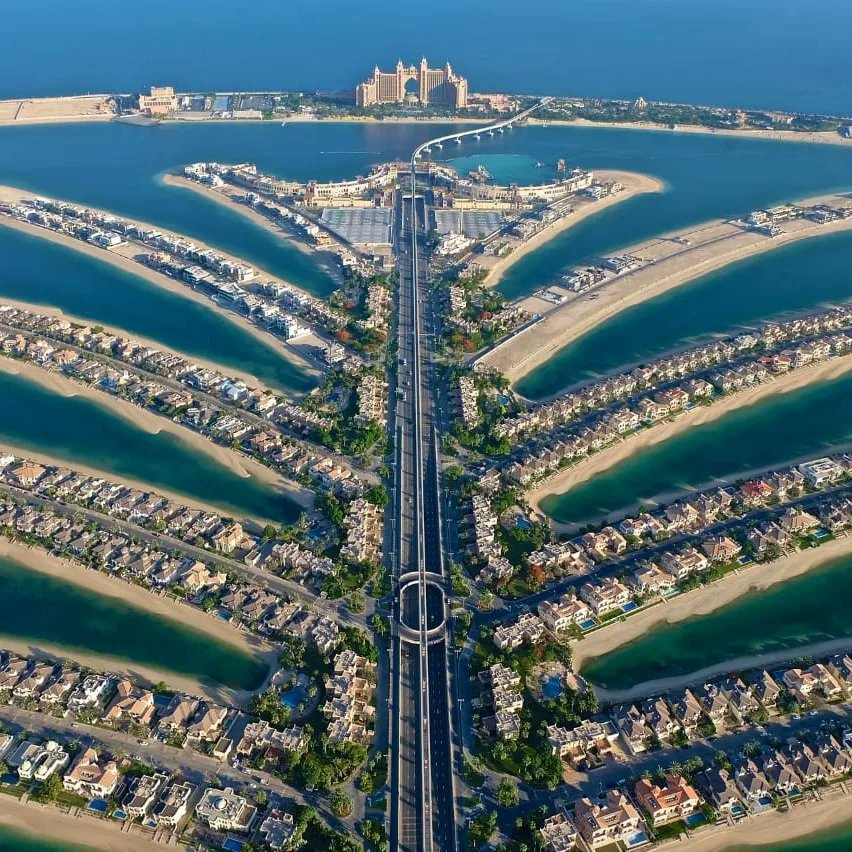 yourrcbiadvisor's tweet photo. Amazing #investment #opportunity to invest in #thePalm Frond H, #Villa with access to 2 separate beach, all rooms have stunning seaview to #theAtlantis and #theRoyalAtlantis, 2 cars garage remote-controlled with a largest common size pool shared.
#UAE #RealEstateInvestment https://t.co/urpqMxWVNY