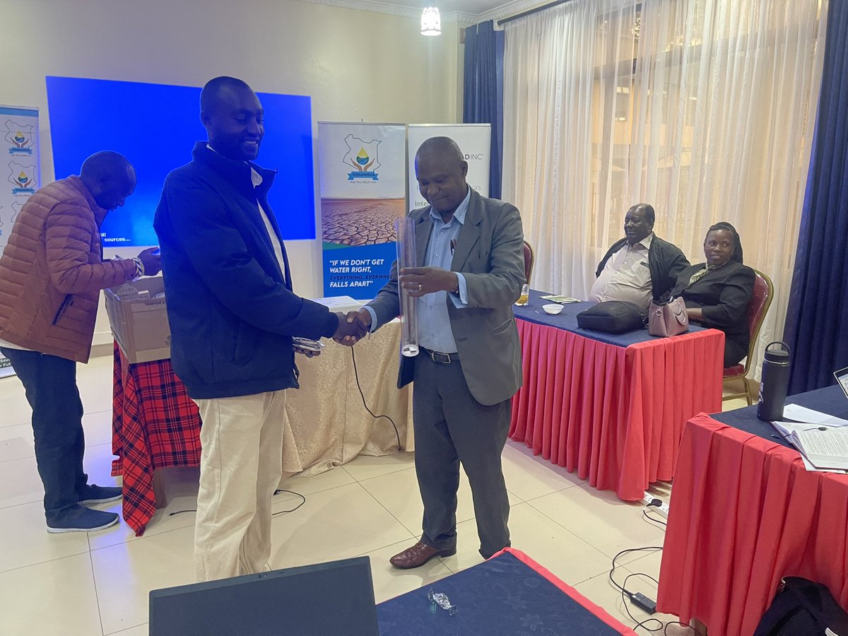 KeWruas's tweet photo. Beside the workshop 7 Water Resources Users Associations in Mount Kenya region received River health assessment monitoring kits for measuring Phosphates, Nitrates and Turbidity. @Earthwatch_Eur @WRA_KEN @WWF_Kenya @water_witness
#Sdg6
#Catchment2Tap
#FreshwaterMonitoring https://t.co/ptUEbvw4nG